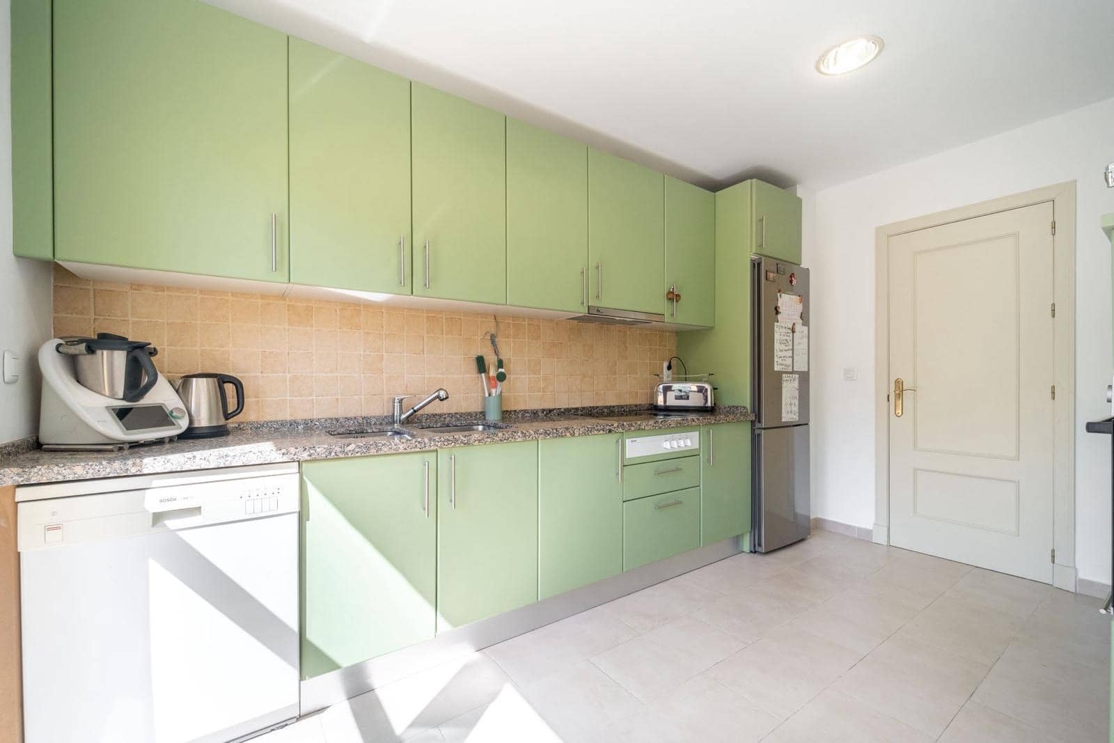 3 quarto Apartamento para arrendar em Marbella com piscina garagem - 3 300 € (Ref: 10173080)