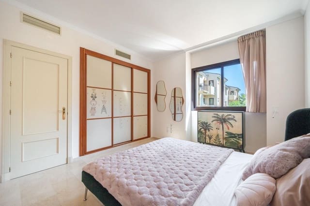 3 quarto Apartamento para arrendar em Marbella com piscina garagem - 3 300 € (Ref: 10173080)