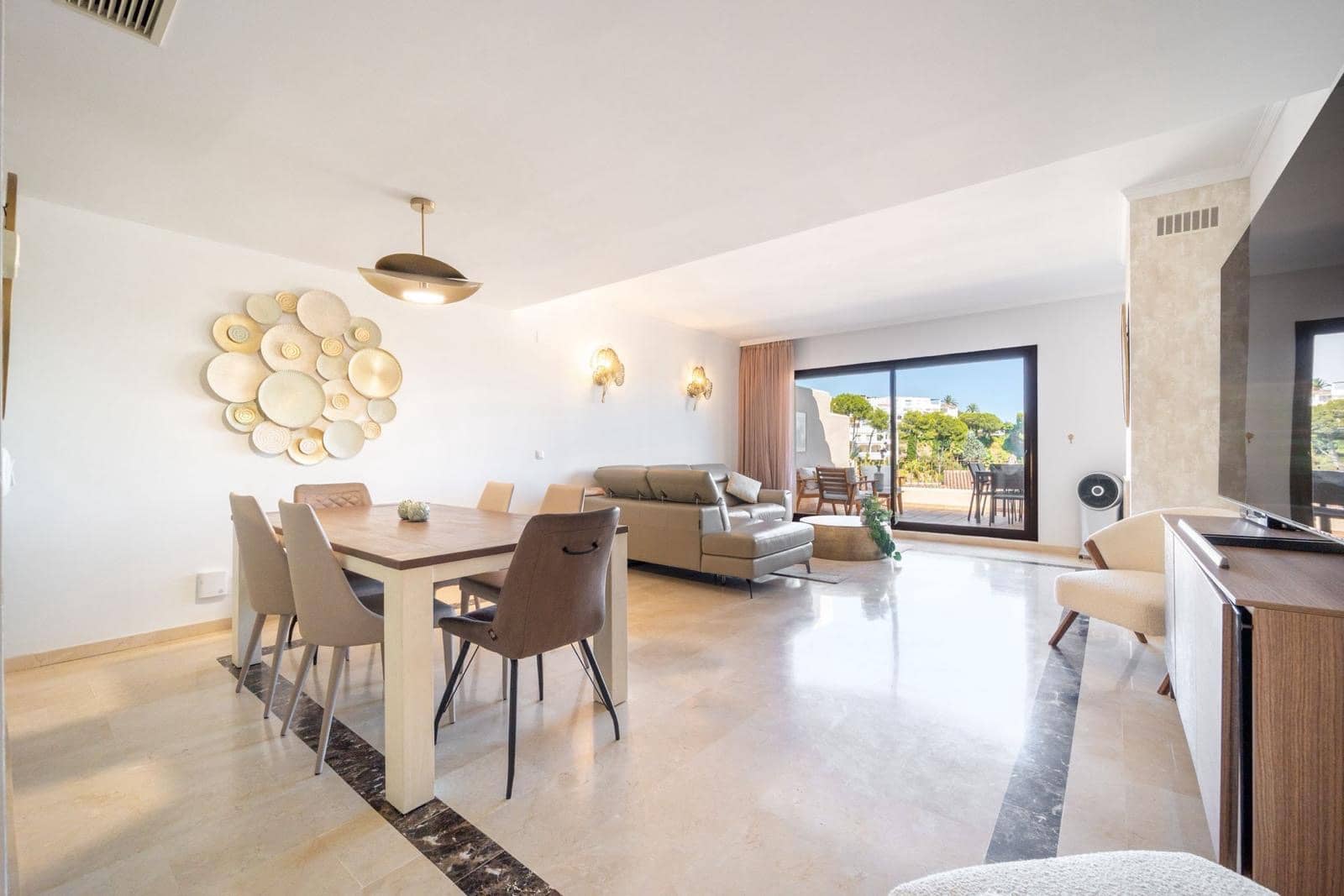 3 quarto Apartamento para arrendar em Marbella com piscina garagem - 3 300 € (Ref: 10173080)