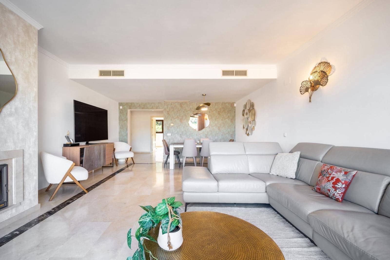 3 quarto Apartamento para arrendar em Marbella com piscina garagem - 3 300 € (Ref: 10173080)