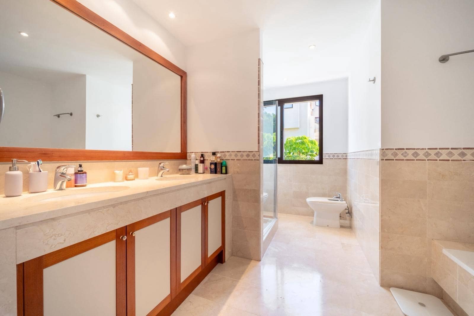 3 quarto Apartamento para arrendar em Marbella com piscina garagem - 3 300 € (Ref: 10173080)