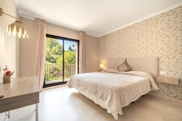 3 quarto Apartamento para arrendar em Marbella com piscina garagem - 3 300 € (Ref: 10173080)
