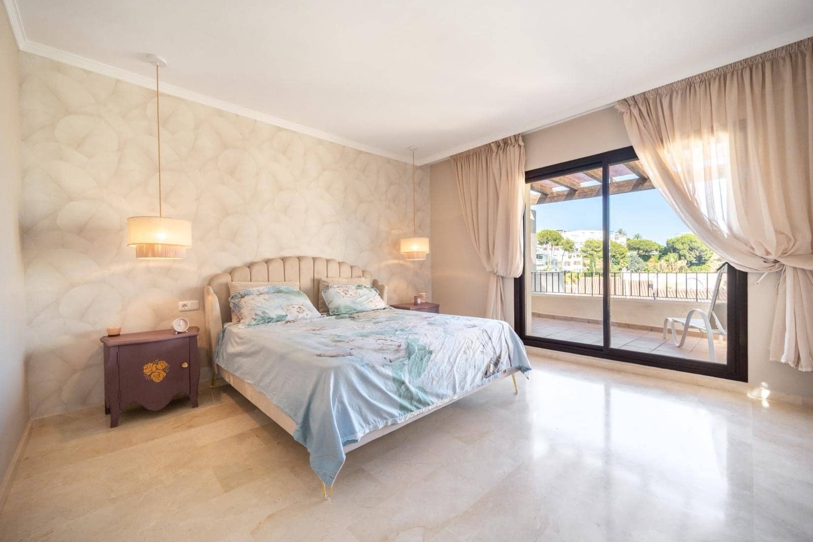 3 quarto Apartamento para arrendar em Marbella com piscina garagem - 3 300 € (Ref: 10173080)