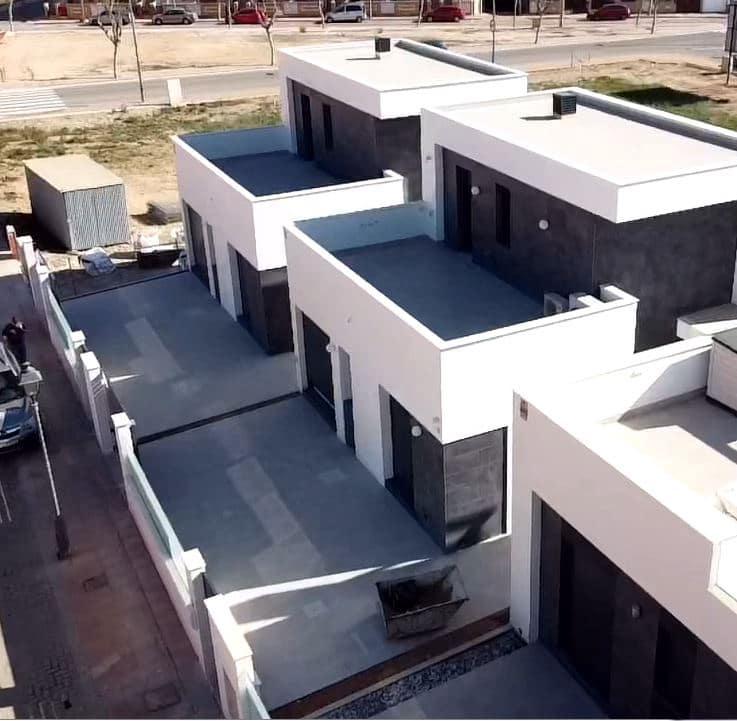 3 bedroom Villa for sale in Los Alcazares with pool - € 475,000 (Ref: 10160764)