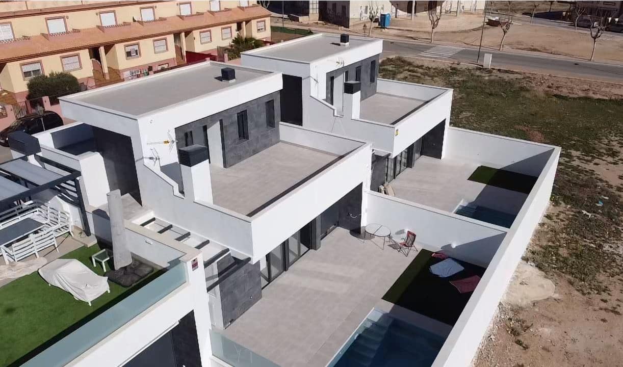 3 bedroom Villa for sale in Los Alcazares with pool - € 475,000 (Ref: 10160764)