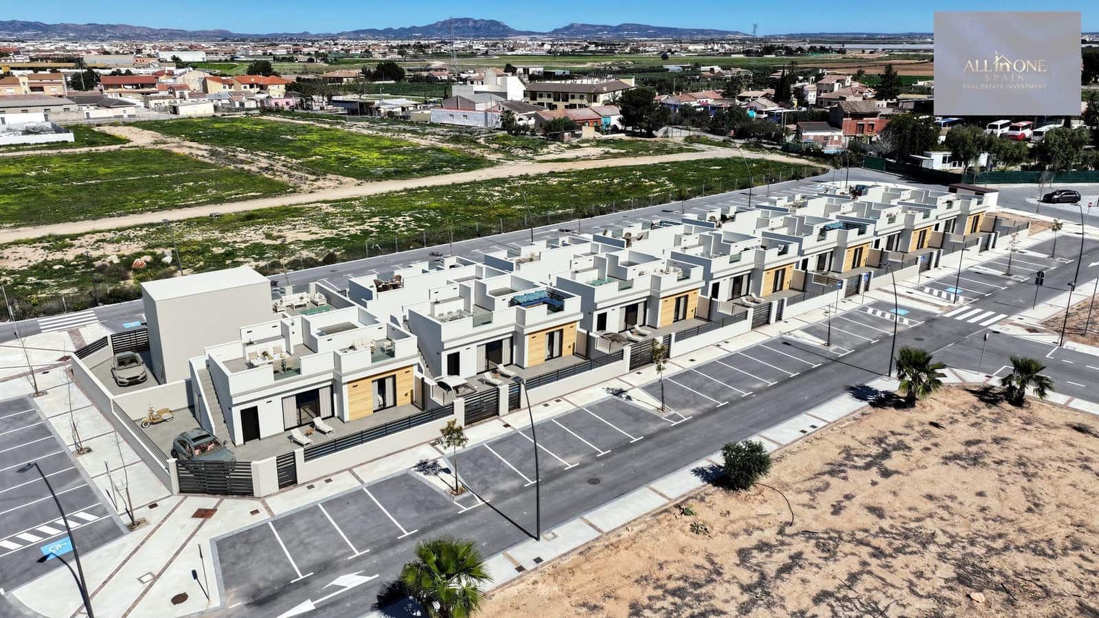3 bedroom Villa for sale in Roldan with pool garage - € 416,000 (Ref: 10161985)