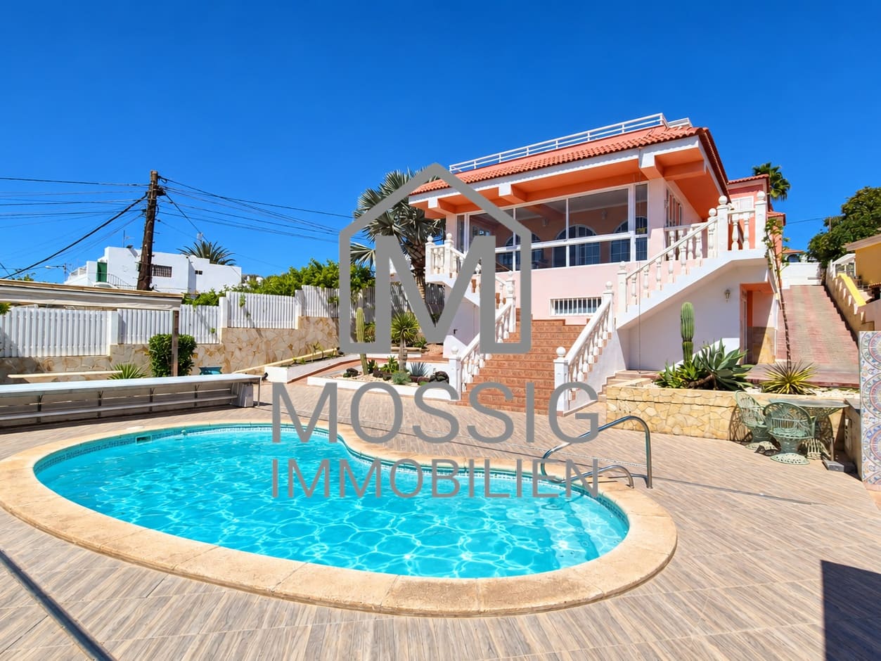4 soveværelse Villa til leje i Montana la Data med swimmingpool garage - € 3.650 (Ref: 10156843)
