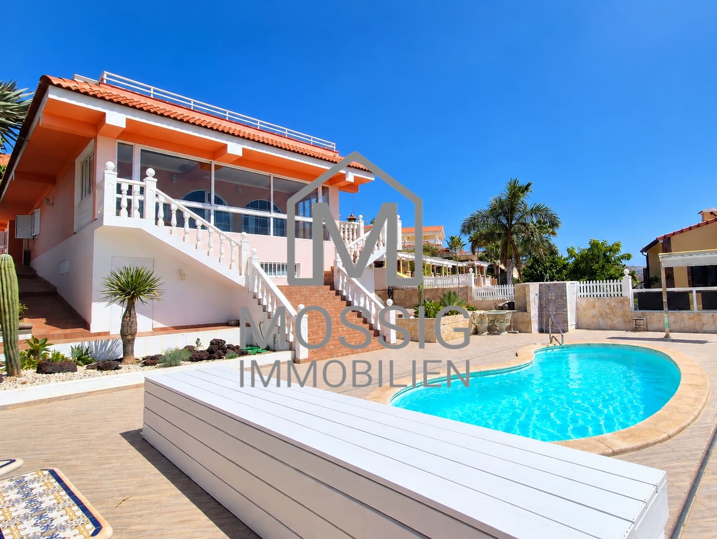4 soveværelse Villa til leje i Montana la Data med swimmingpool garage - € 3.650 (Ref: 10156843)
