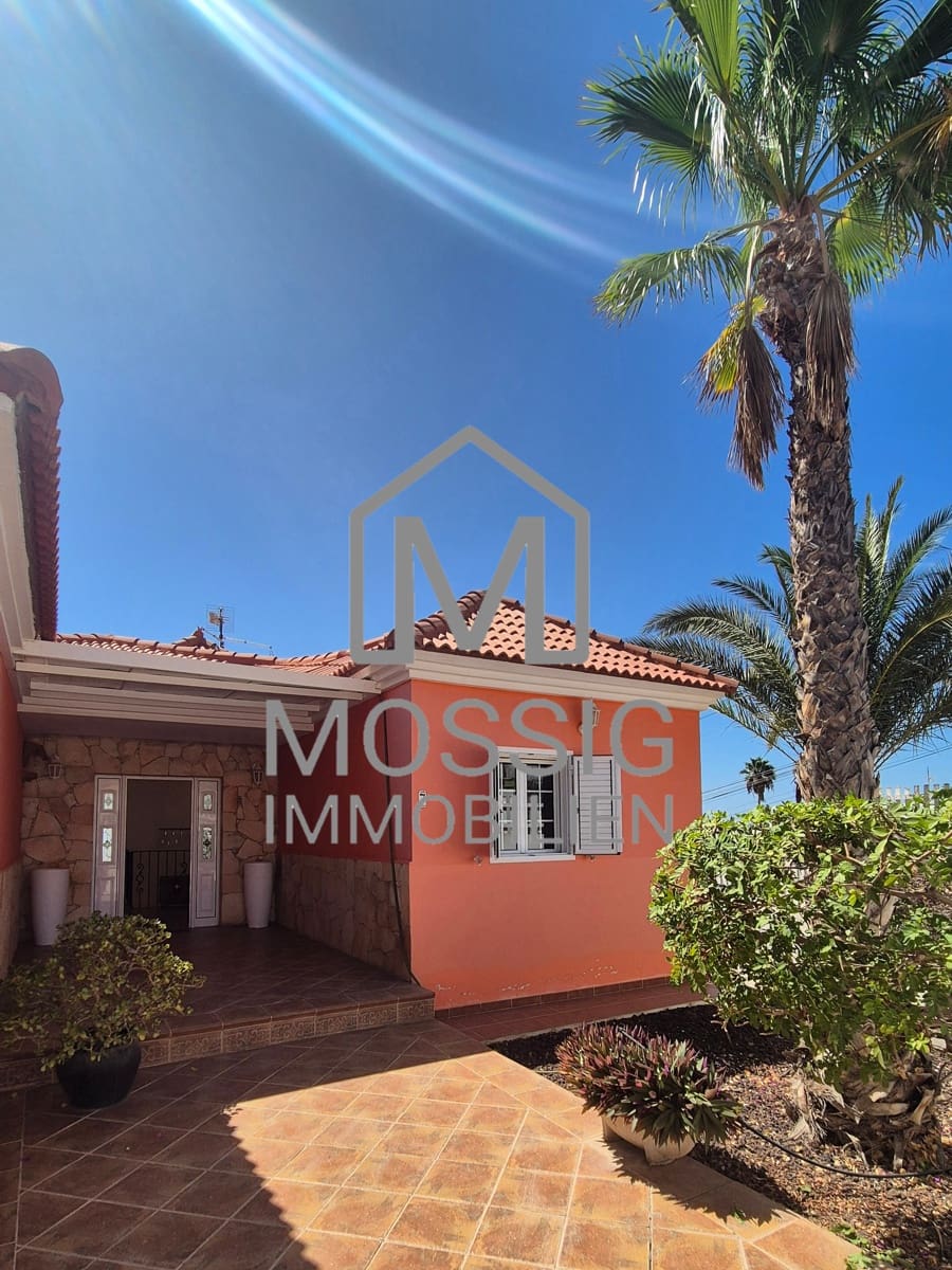 4 soveværelse Villa til leje i Montana la Data med swimmingpool garage - € 3.650 (Ref: 10156843)