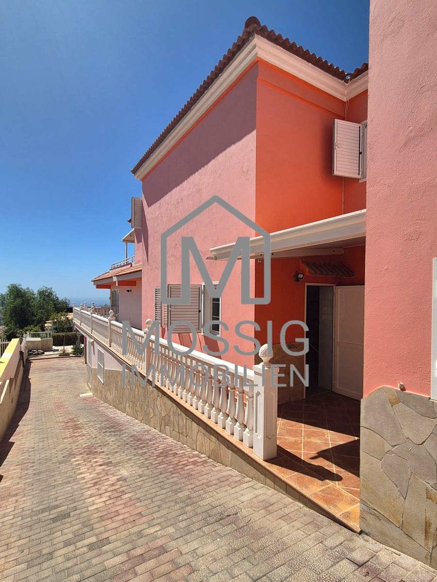 4 soveværelse Villa til leje i Montana la Data med swimmingpool garage - € 3.650 (Ref: 10156843)