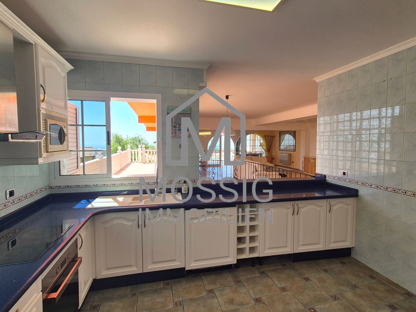 4 soveværelse Villa til leje i Montana la Data med swimmingpool garage - € 3.650 (Ref: 10156843)