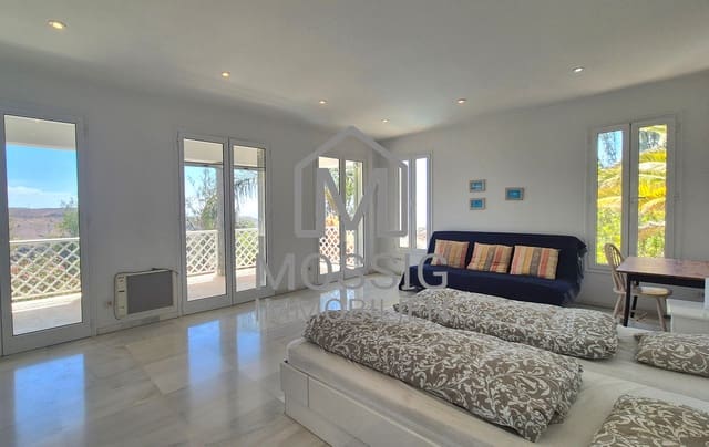 7 makuuhuone Huvila myytävänä paikassa Monte León, San Bartolomé de Tirajana mukana uima-altaan 
autotalli - 1 670 000 € (Ref: 10158527)