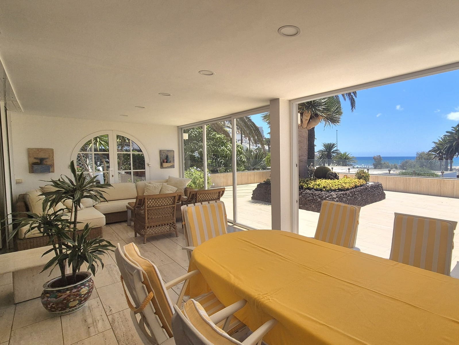 4 sovrum Strandlägenhet till salu i San Agustin med garage - 1 750 000 € (Ref: 10158529)