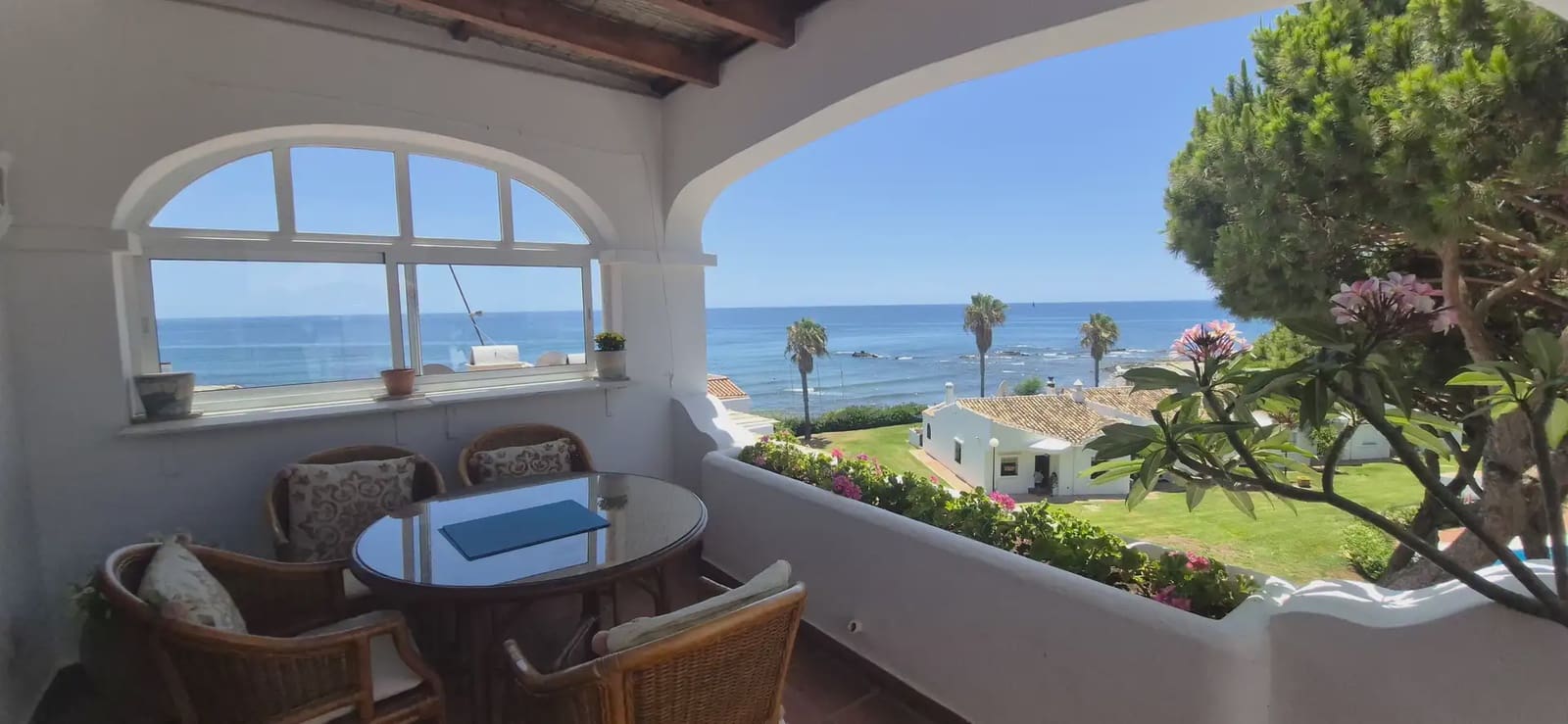 2 bedroom Beach Apartment for sale in Mijas with pool - € 478,000 (Ref: 10158189)