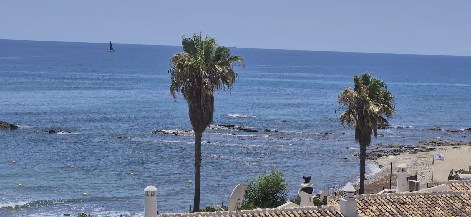 2 bedroom Beach Apartment for sale in Mijas with pool - € 478,000 (Ref: 10158189)