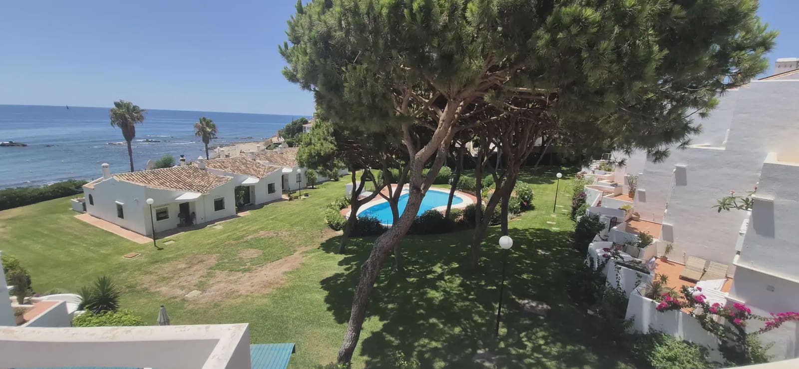 2 bedroom Beach Apartment for sale in Mijas with pool - € 478,000 (Ref: 10158189)