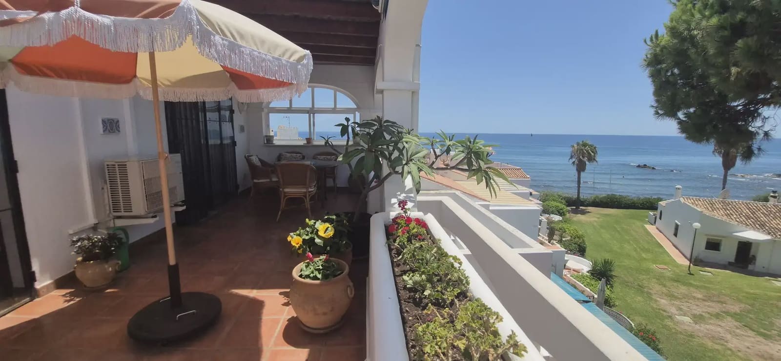 2 bedroom Beach Apartment for sale in Mijas with pool - € 478,000 (Ref: 10158189)