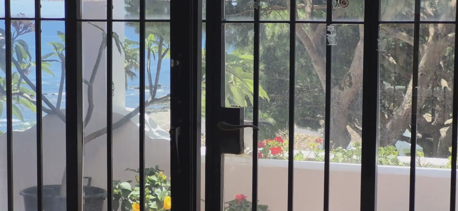 2 bedroom Beach Apartment for sale in Mijas with pool - € 478,000 (Ref: 10158189)