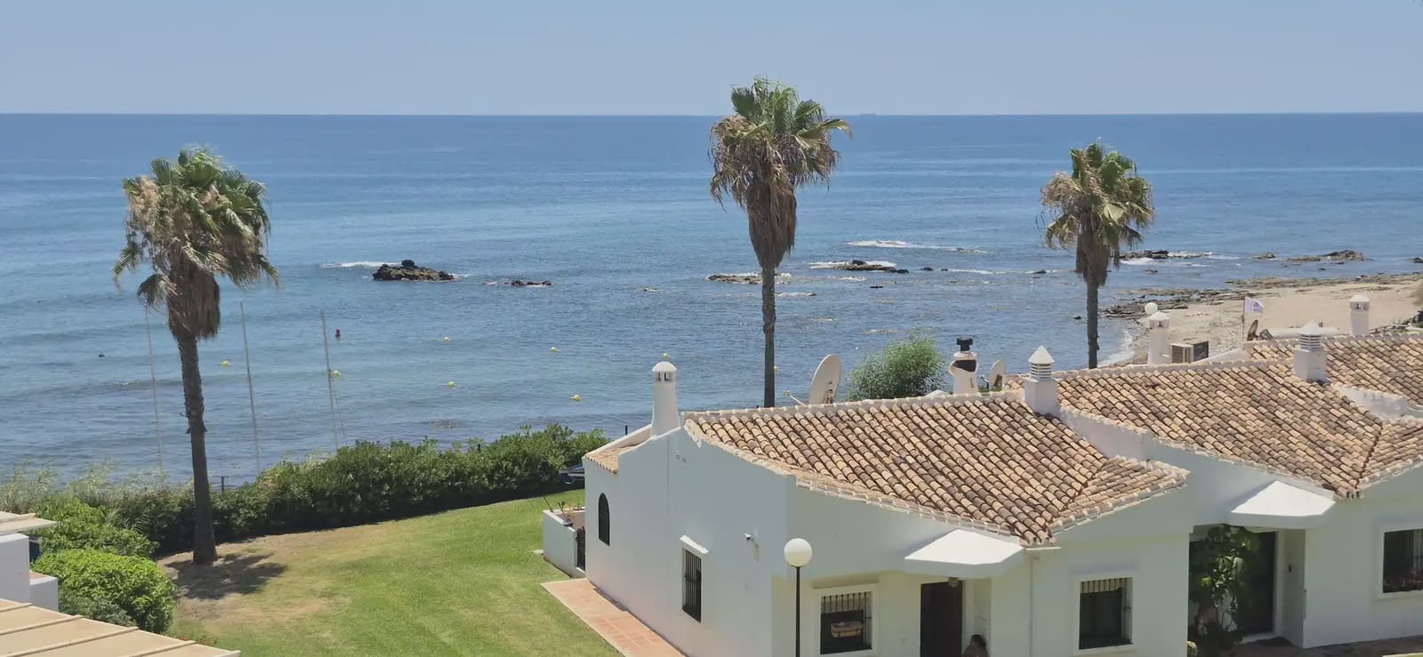 2 bedroom Beach Apartment for sale in Mijas with pool - € 478,000 (Ref: 10158189)