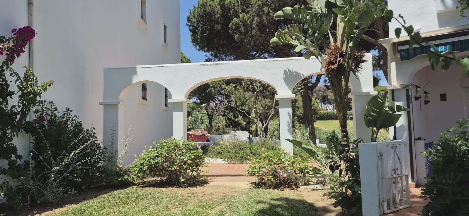 2 bedroom Beach Apartment for sale in Mijas with pool - € 478,000 (Ref: 10158189)