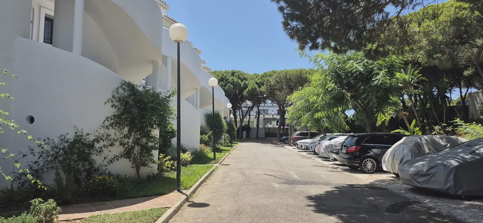 2 bedroom Beach Apartment for sale in Mijas with pool - € 478,000 (Ref: 10158189)