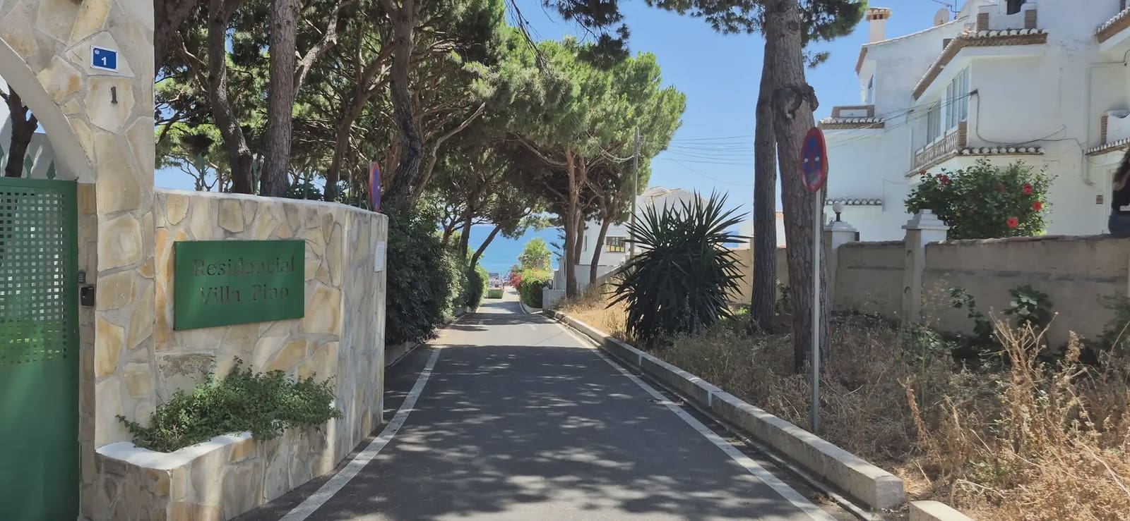 2 bedroom Beach Apartment for sale in Mijas with pool - € 478,000 (Ref: 10158189)