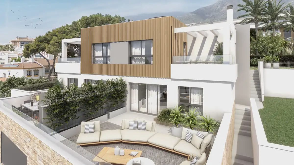 4 bedroom Semi-detached Villa for sale in Torremolinos with pool garage - € 995,000 (Ref: 10158193)