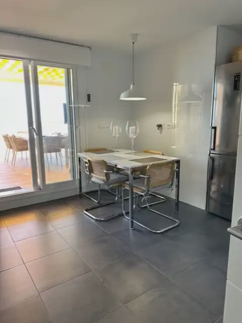 4 makuuhuone Kattohuoneisto vuokrattavana paikassa Rincon de la Victoria mukana uima-altaan 
autotalli - 2 500 € (Ref: 10158233)