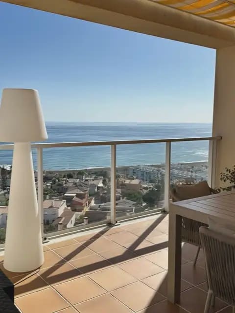 4 makuuhuone Kattohuoneisto vuokrattavana paikassa Rincon de la Victoria mukana uima-altaan 
autotalli - 2 500 € (Ref: 10158233)