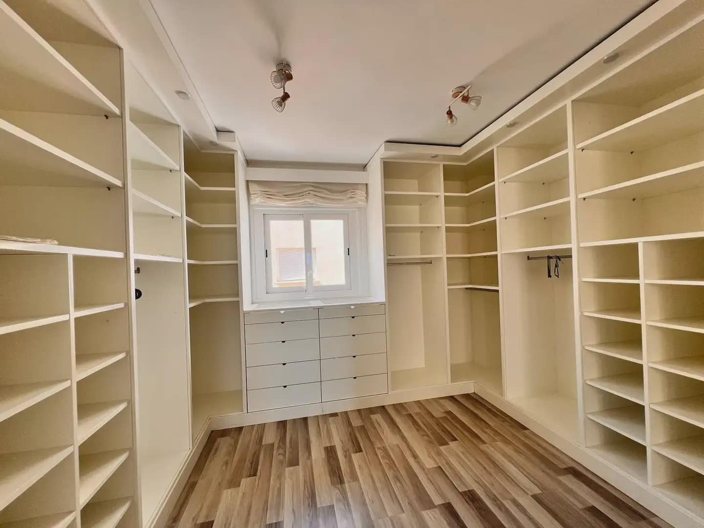 4 makuuhuone Kattohuoneisto vuokrattavana paikassa Rincon de la Victoria mukana uima-altaan 
autotalli - 2 500 € (Ref: 10158233)