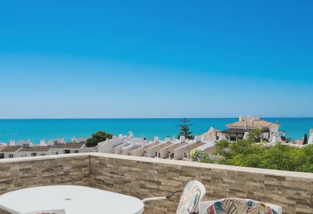 Ático de 3 habitaciones en Calahonda, Mijas en alquiler con piscina - 1.900 € (Ref: 10158236)