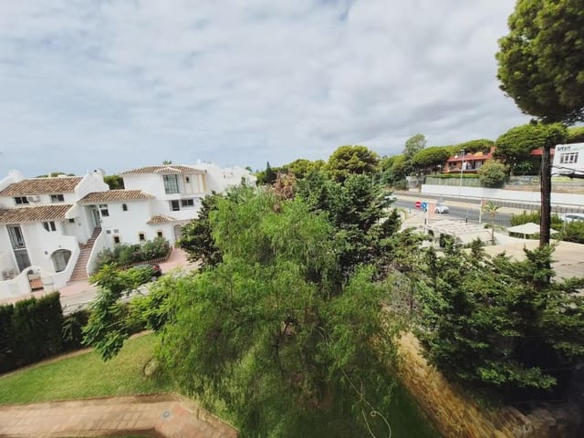 Ático de 3 habitaciones en Calahonda, Mijas en alquiler con piscina - 1.900 € (Ref: 10158236)