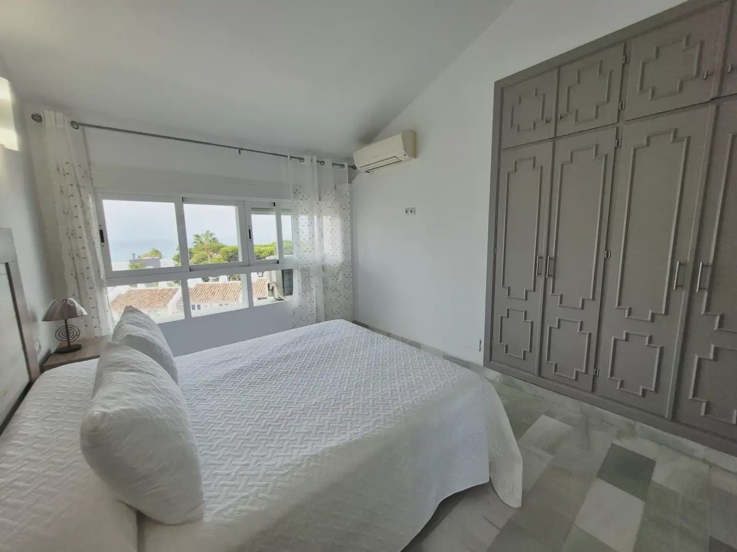 Ático de 3 habitaciones en Mijas en alquiler con piscina - 1.900 € (Ref: 10158236)