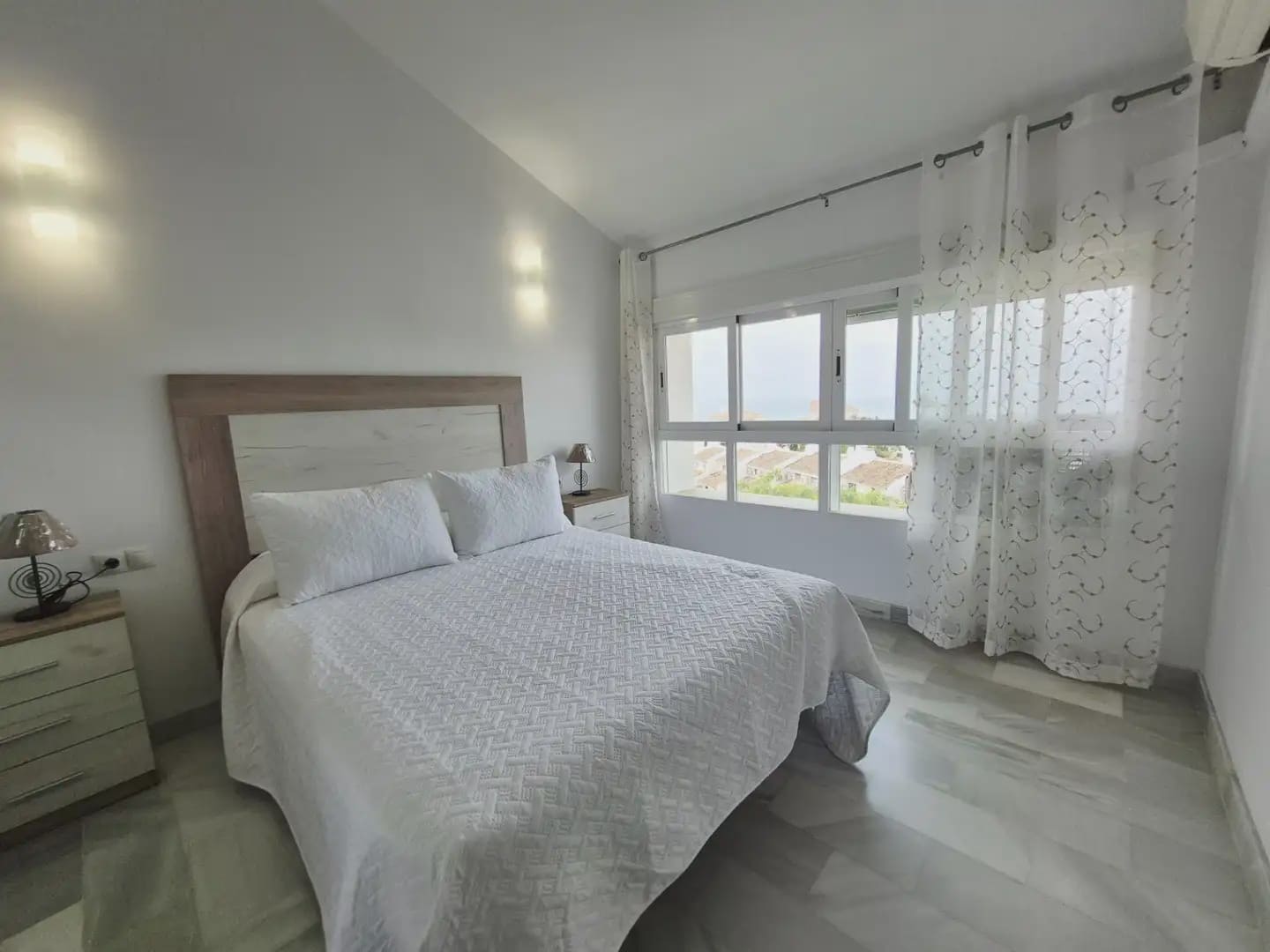 Ático de 3 habitaciones en Mijas en alquiler con piscina - 1.900 € (Ref: 10158236)