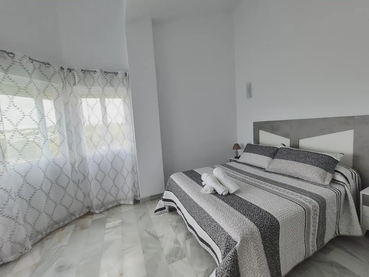 Ático de 3 habitaciones en Mijas en alquiler con piscina - 1.900 € (Ref: 10158236)