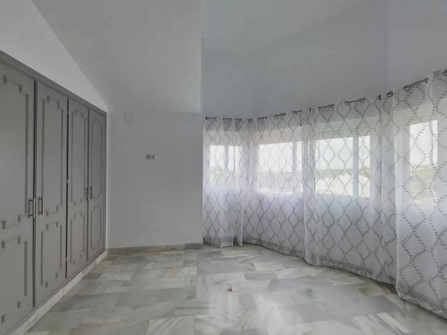 Ático de 3 habitaciones en Mijas en alquiler con piscina - 1.900 € (Ref: 10158236)
