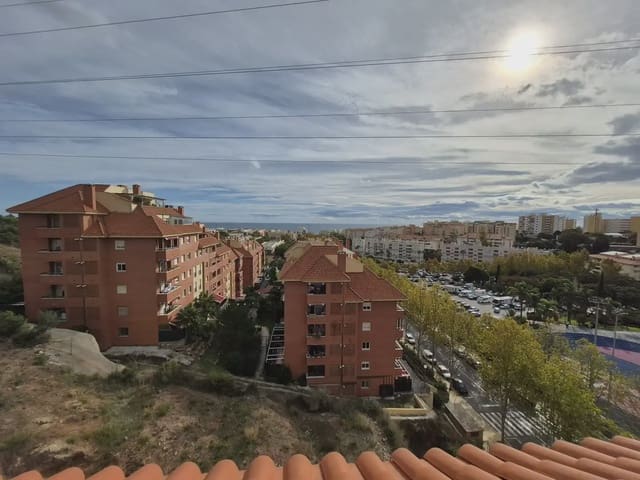 1 quarto Penthouse para venda em Los Jardines de Marbella - La Ermita, Marbella com piscina - 240 000 € (Ref: 10158241)