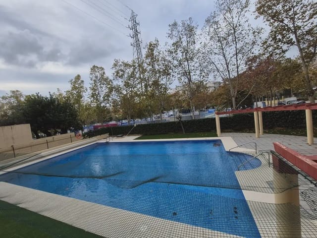 1 quarto Penthouse para venda em Los Jardines de Marbella - La Ermita, Marbella com piscina - 240 000 € (Ref: 10158241)