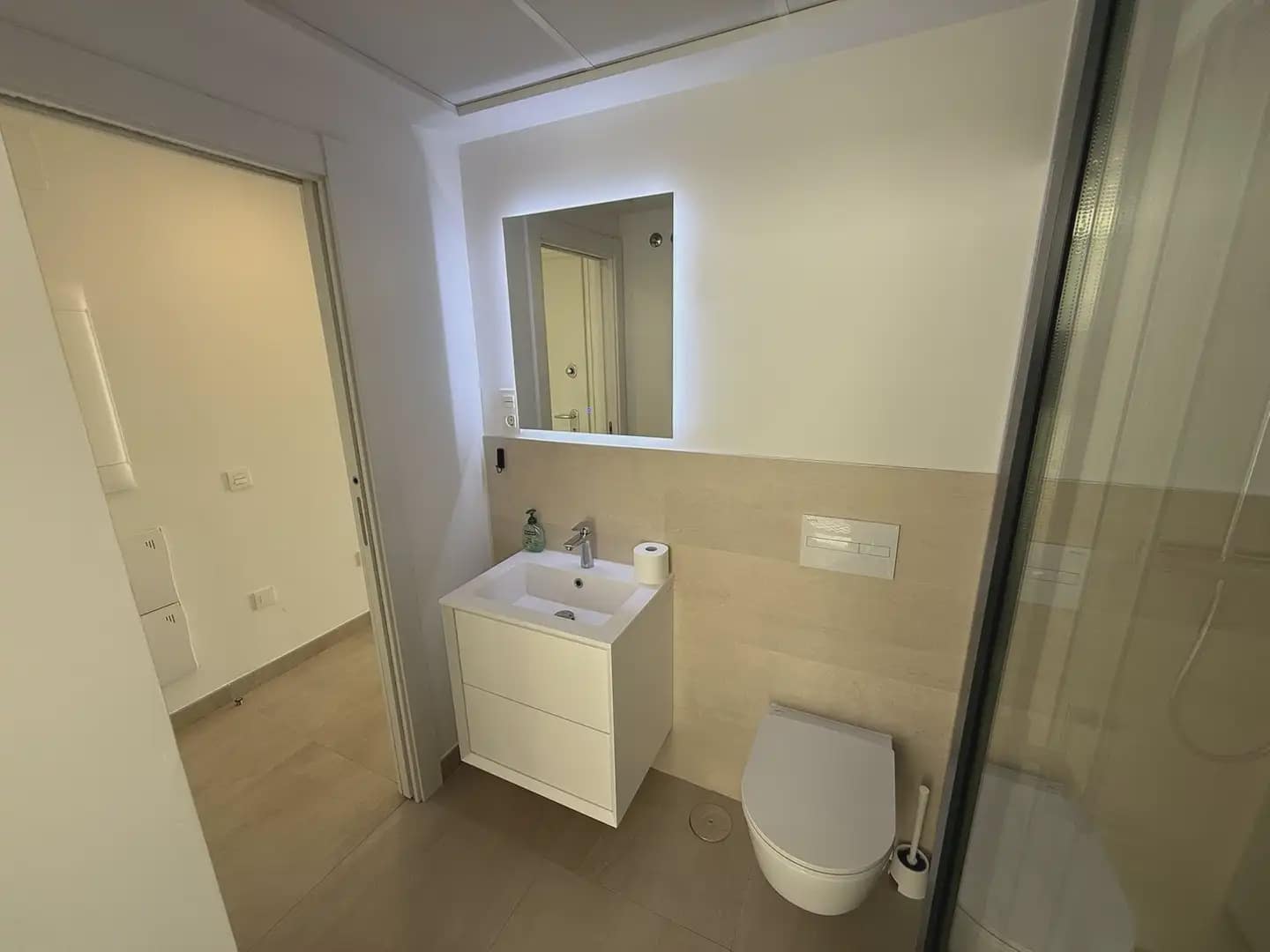 2 bedroom Beach Apartment for sale in Fuengirola with pool garage - € 748,000 (Ref: 10158251)