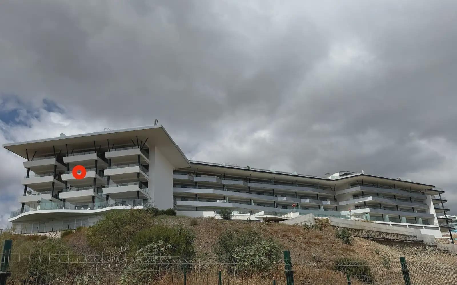 2 bedroom Beach Apartment for sale in Fuengirola with pool garage - € 748,000 (Ref: 10158251)