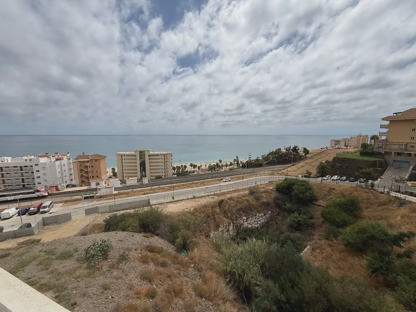 2 bedroom Beach Apartment for sale in Fuengirola with pool garage - € 748,000 (Ref: 10158251)