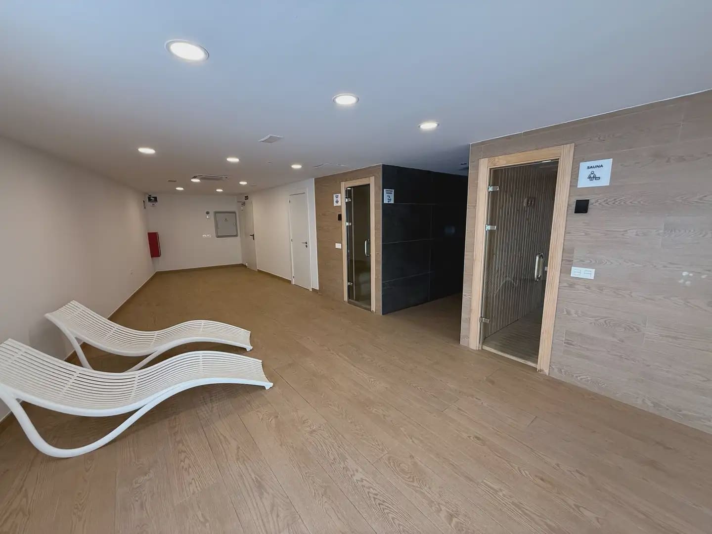 2 bedroom Beach Apartment for sale in Fuengirola with pool garage - € 748,000 (Ref: 10158251)