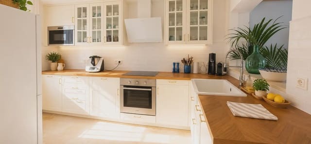 3 bedroom Flat for sale in Calahonda, Mijas with pool - € 559,000 (Ref: 10158252)