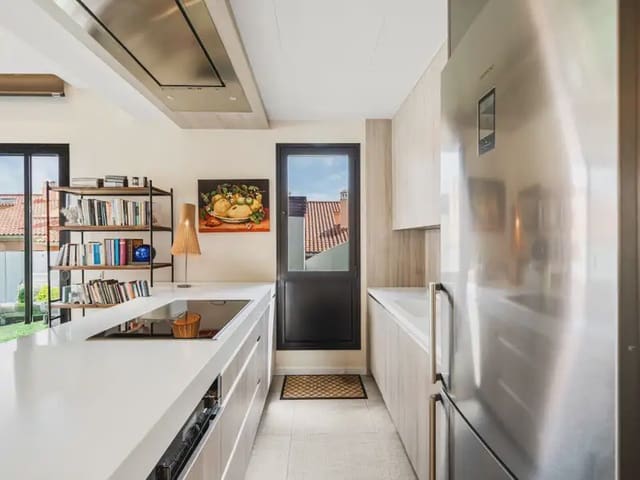 3 sovrum Takvåning till salu i Marbesa, Marbella med pool garage - 999 000 € (Ref: 10158254)