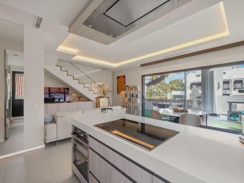 3 sovrum Takvåning till salu i Marbella med pool garage - 999 000 € (Ref: 10158254)