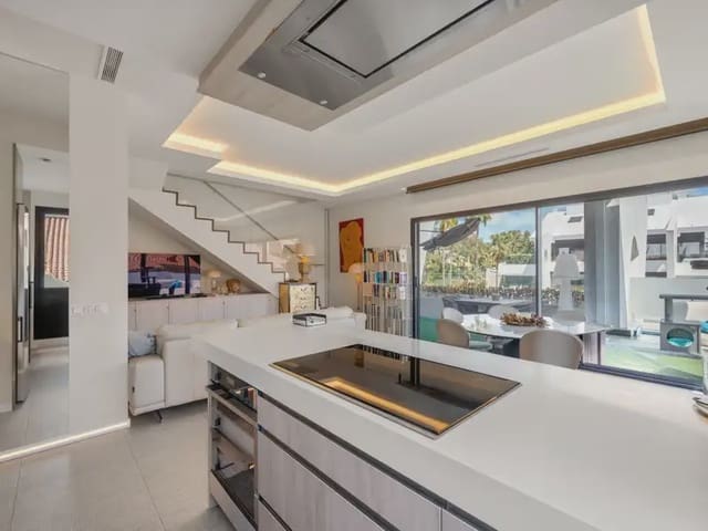 3 sovrum Takvåning till salu i Marbesa, Marbella med pool garage - 999 000 € (Ref: 10158254)