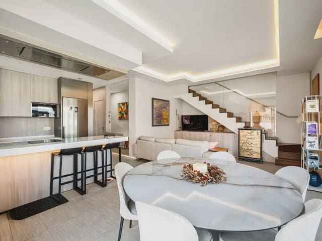 3 sovrum Takvåning till salu i Marbesa, Marbella med pool garage - 999 000 € (Ref: 10158254)