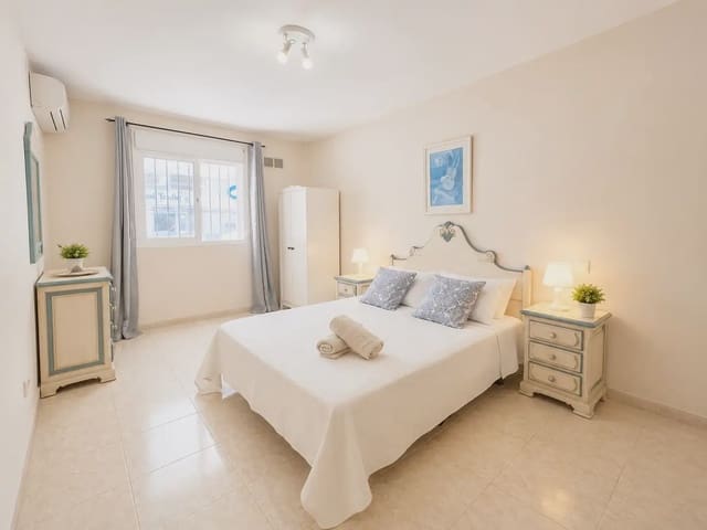 3 soveværelse Strandlejlighed til salg i La Cala de Mijas, Mijas med swimmingpool - € 310.000 (Ref: 10158258)