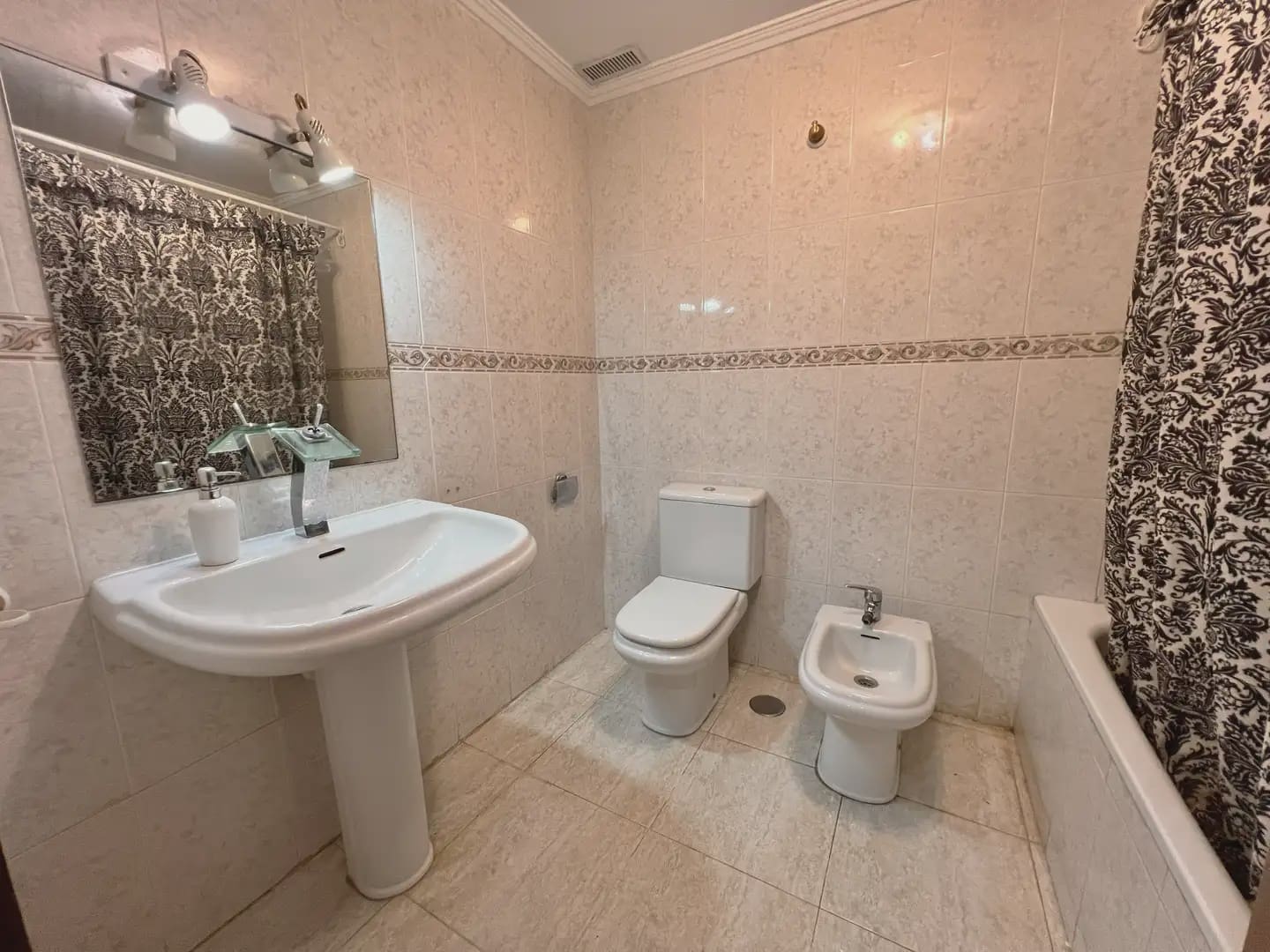 3 soveværelse Strandlejlighed til salg i Mijas med swimmingpool - € 310.000 (Ref: 10158258)
