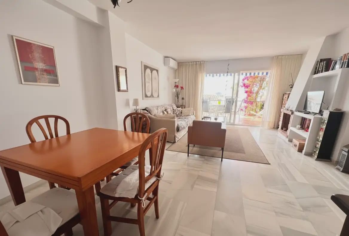 2 soveværelse Strandlejlighed til leje i Mijas med swimmingpool garage - € 1.500 (Ref: 10158259)